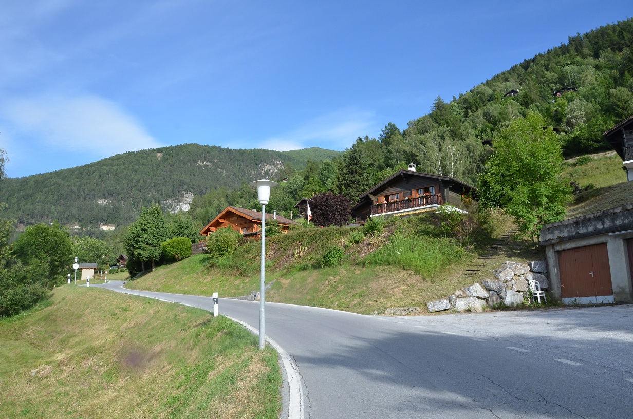   Vue de la route allant vers Vercorin.JPG